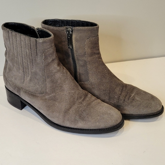 Aquatalia Oribella Gray Weatherproof Suede Western-Style  Aquatalia Oribella Bootie Women\'s Size 9